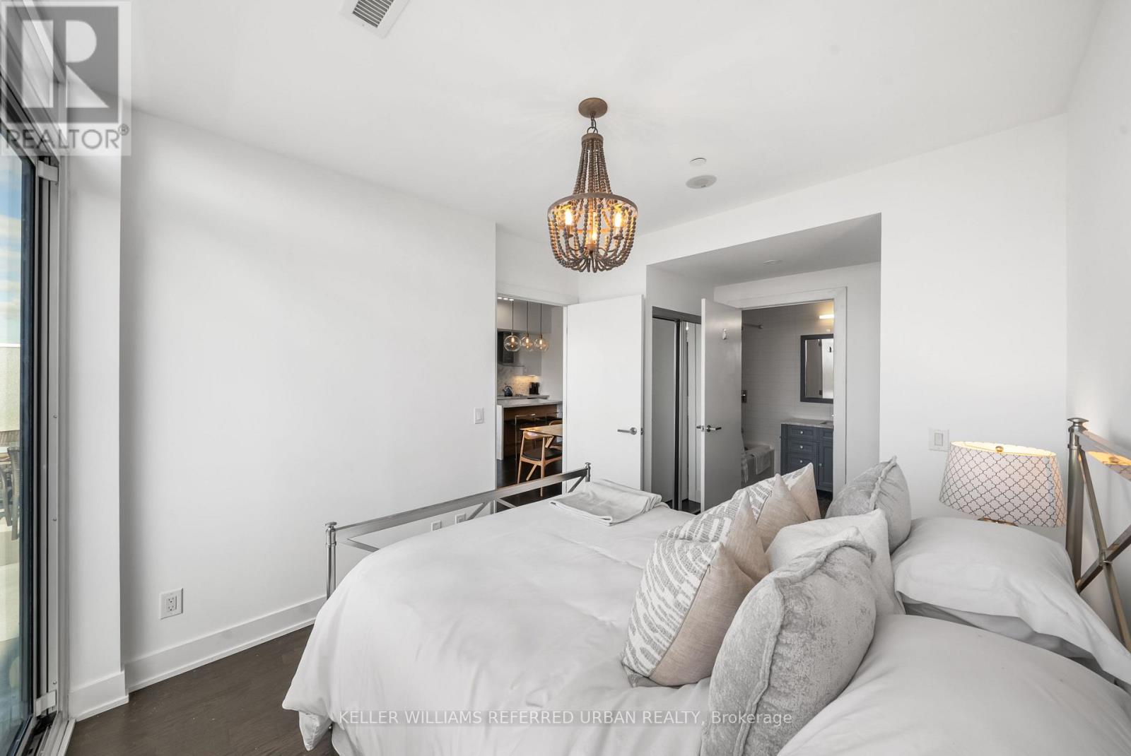 1015 - 3018 Yonge Street, Toronto (Lawrence Park South), Ontario  M4N 0A5 - Photo 15 - C12453916