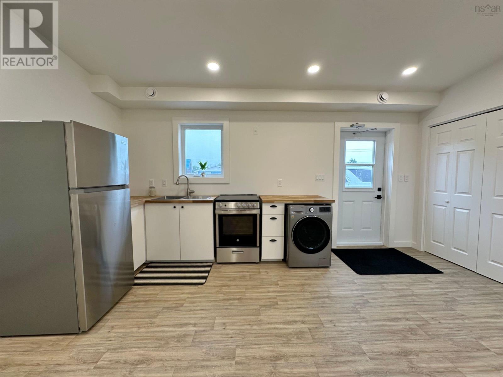 10 Hoben Crescent, Brooklyn, Nova Scotia  B5A 5H8 - Photo 3 - 202520600