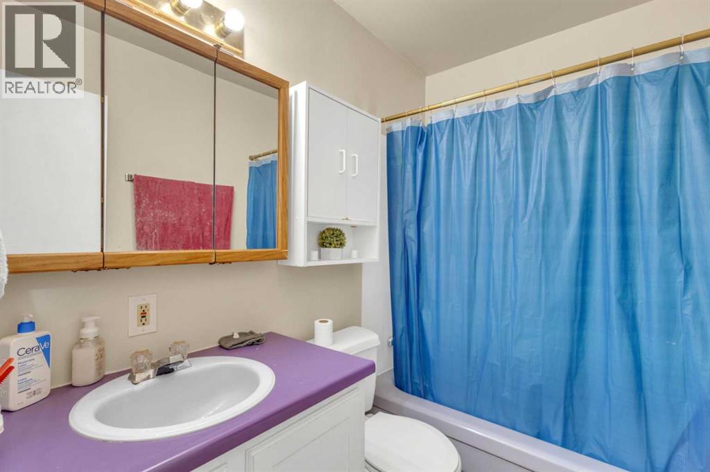 4718 College Avenue, Lacombe, Alberta  T4L 1Z1 - Photo 30 - A2213994