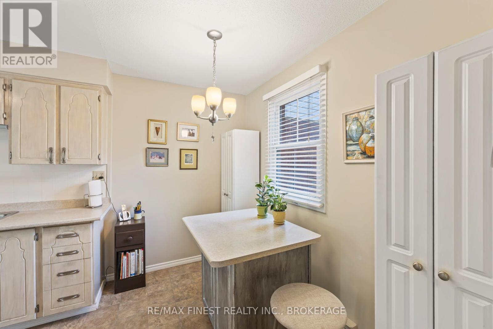 48 - 19 Macpherson Avenue, Kingston (Central City West), Ontario  K7M 6W4 - Photo 15 - X12490542