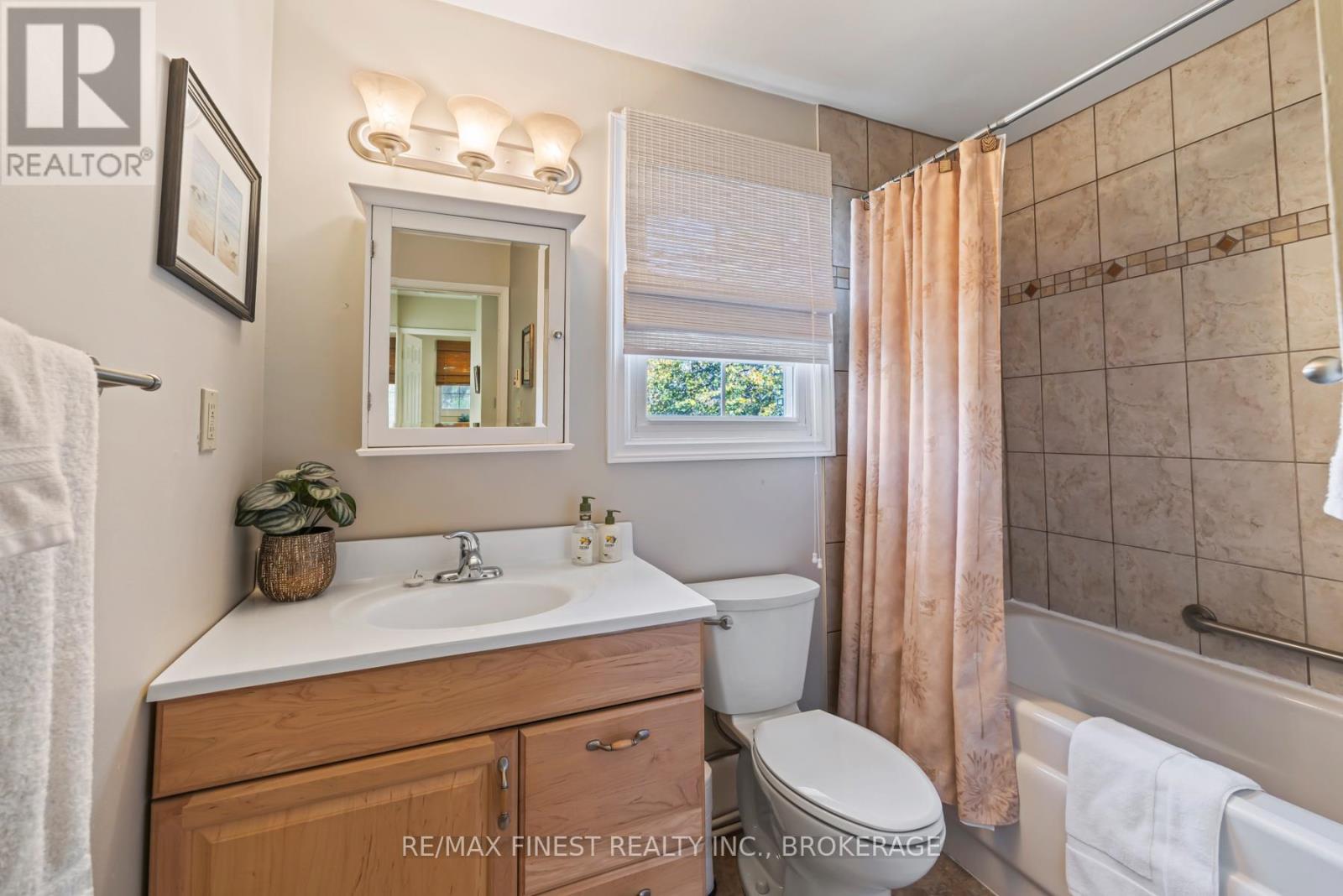 48 - 19 Macpherson Avenue, Kingston (Central City West), Ontario  K7M 6W4 - Photo 33 - X12490542