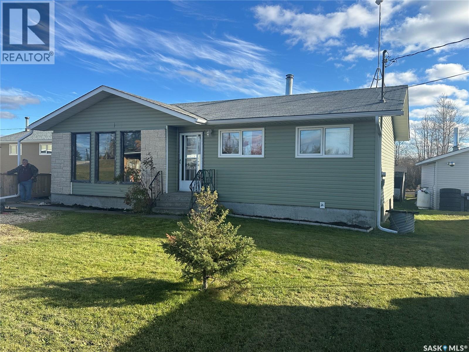 670 Creighton Avenue, Creighton, Saskatchewan  S0P 0A0 - Photo 2 - SK021983