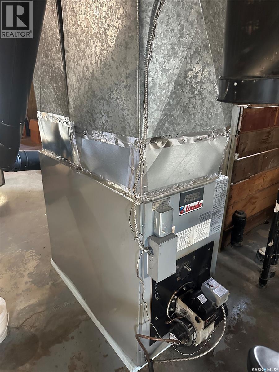 670 Creighton Avenue, Creighton, Saskatchewan  S0P 0A0 - Photo 8 - SK021983