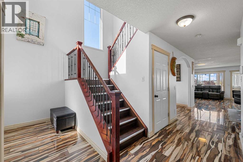 8 Tarawood Grove Ne, Calgary, Alberta  T3J 5A7 - Photo 5 - A2264546