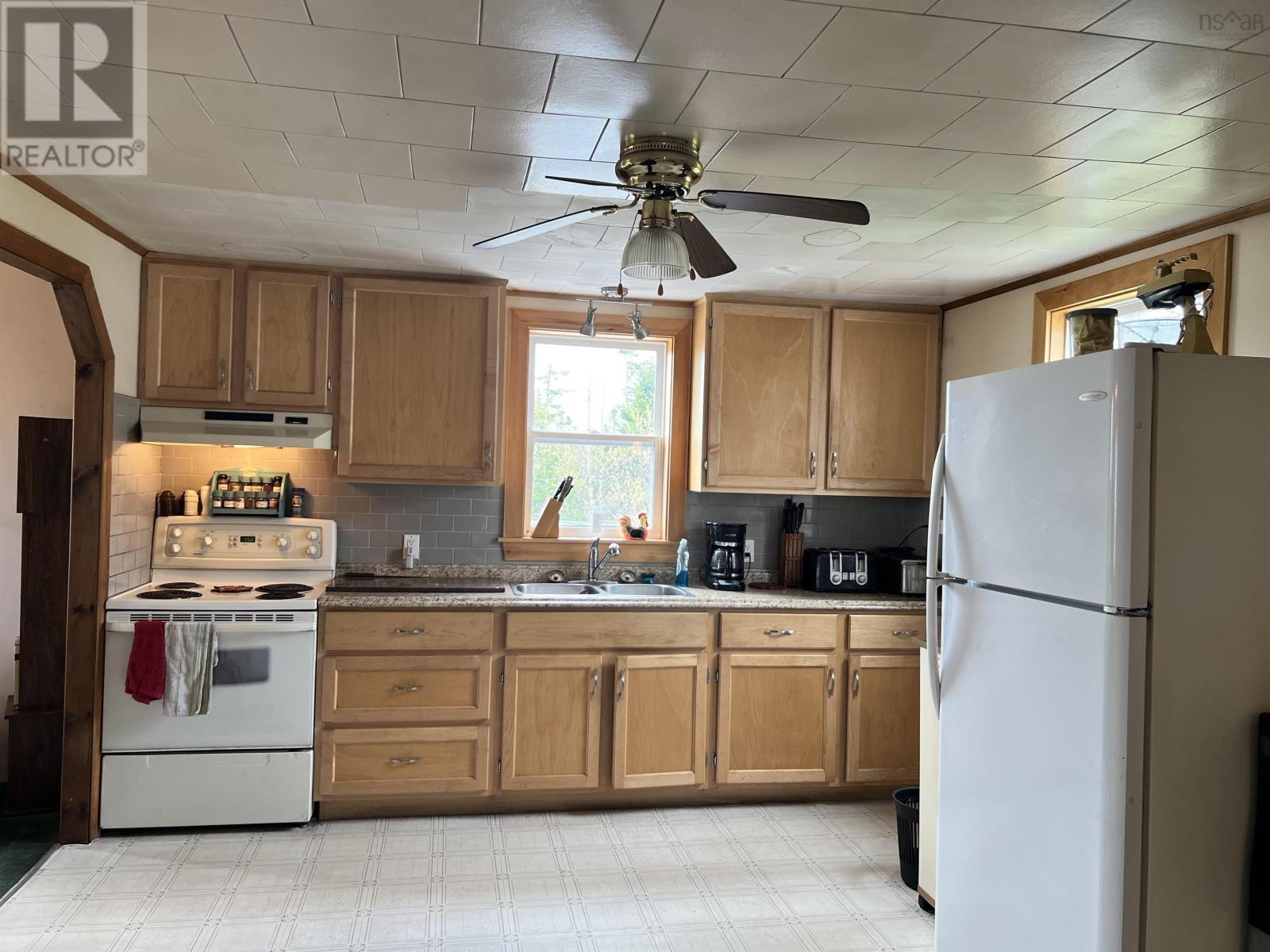 158 Port Bickerton Village Road, Port Bickerton, Nova Scotia  B0J 1A0 - Photo 6 - 202525941