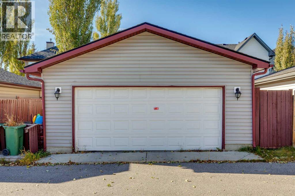 85 Crystal Shores Crescent, Okotoks, Alberta  T1S 2B5 - Photo 32 - A2266485