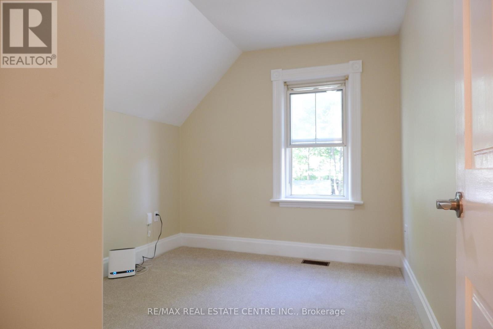 33 King Street, Halton Hills, Ontario  L7G 2G9 - Photo 16 - W12428082