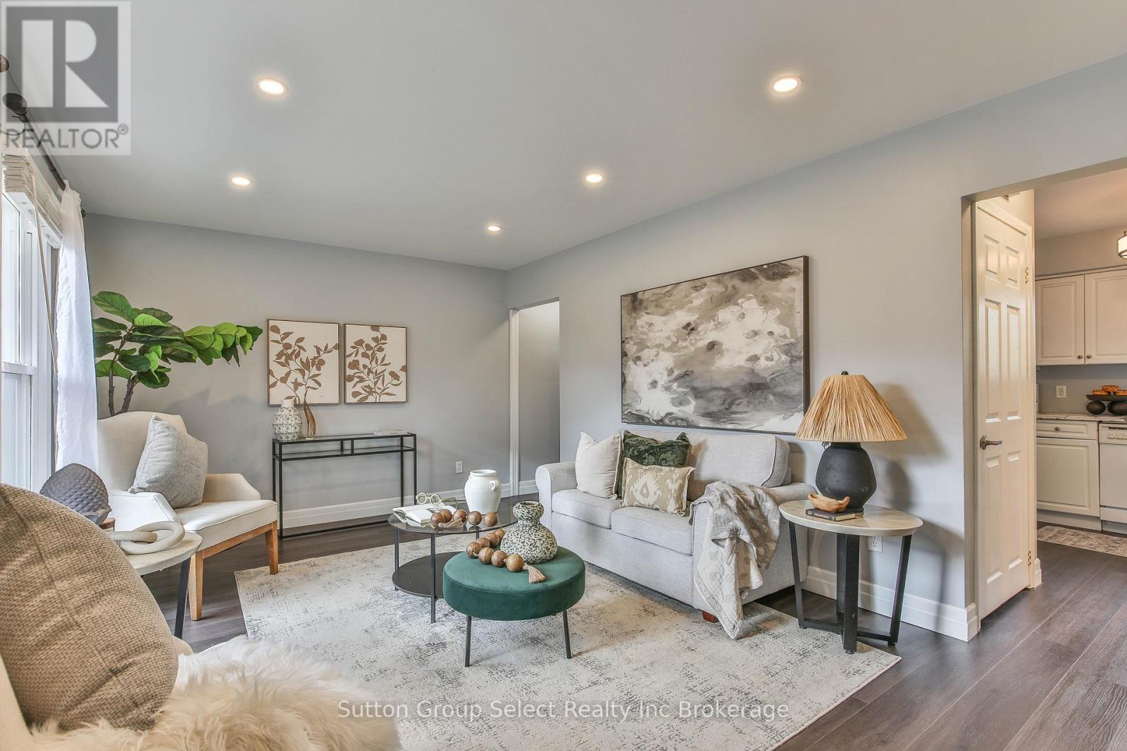 1009 A Nesbitt Crescent, Woodstock, Ontario  N4S 7N9 - Photo 3 - X12490048