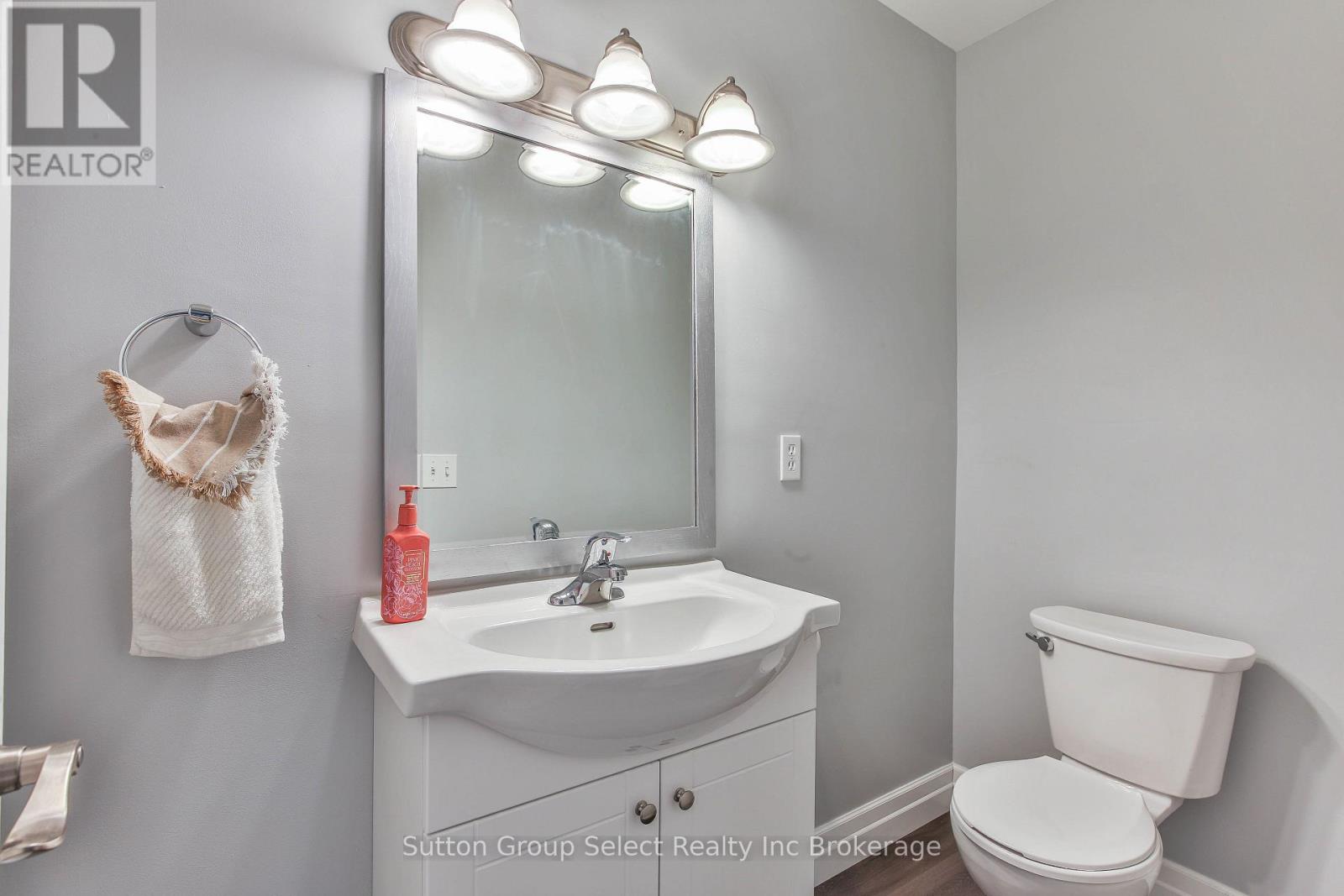 1009 A Nesbitt Crescent, Woodstock, Ontario  N4S 7N9 - Photo 25 - X12490048