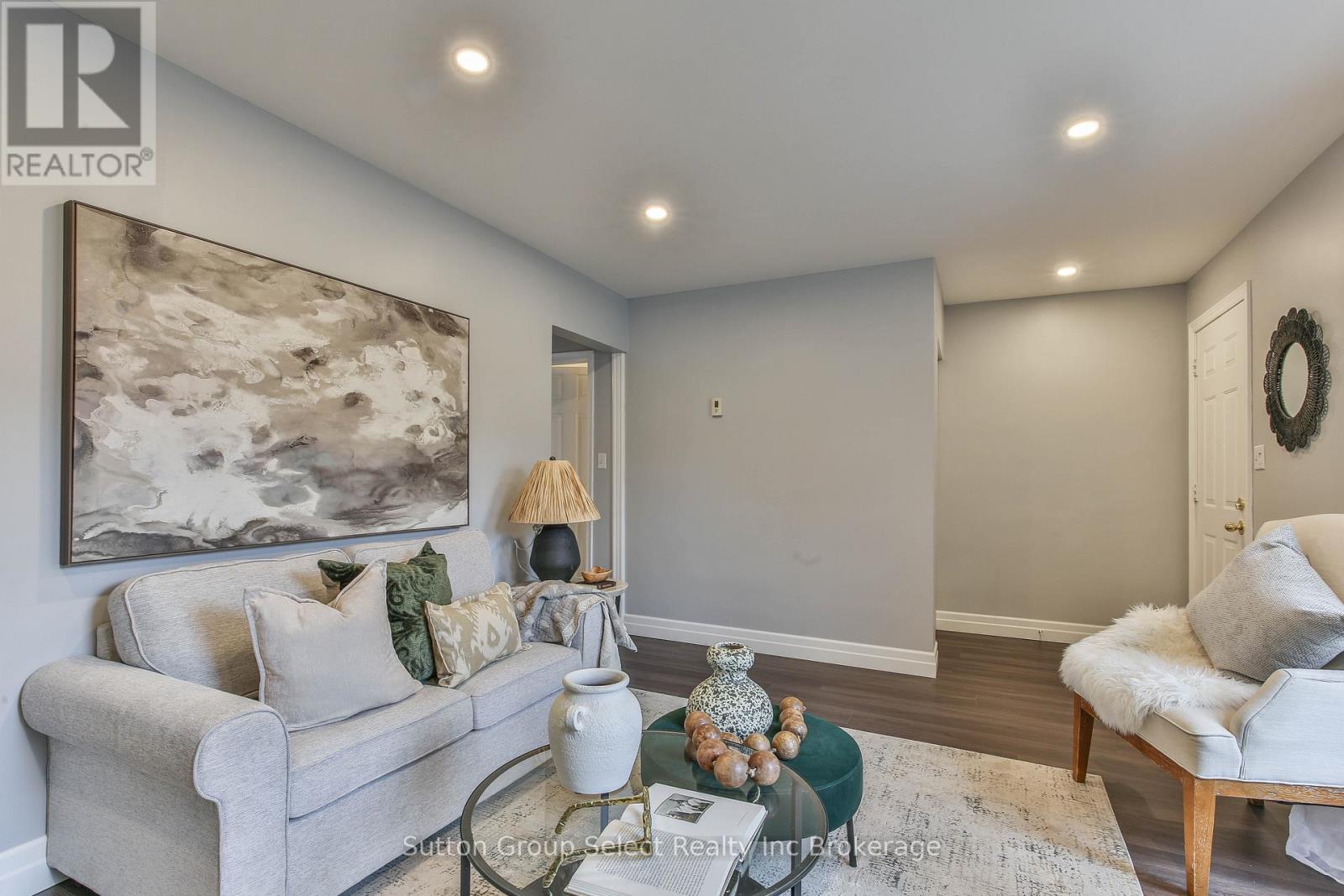 1009 A Nesbitt Crescent, Woodstock, Ontario  N4S 7N9 - Photo 4 - X12490048