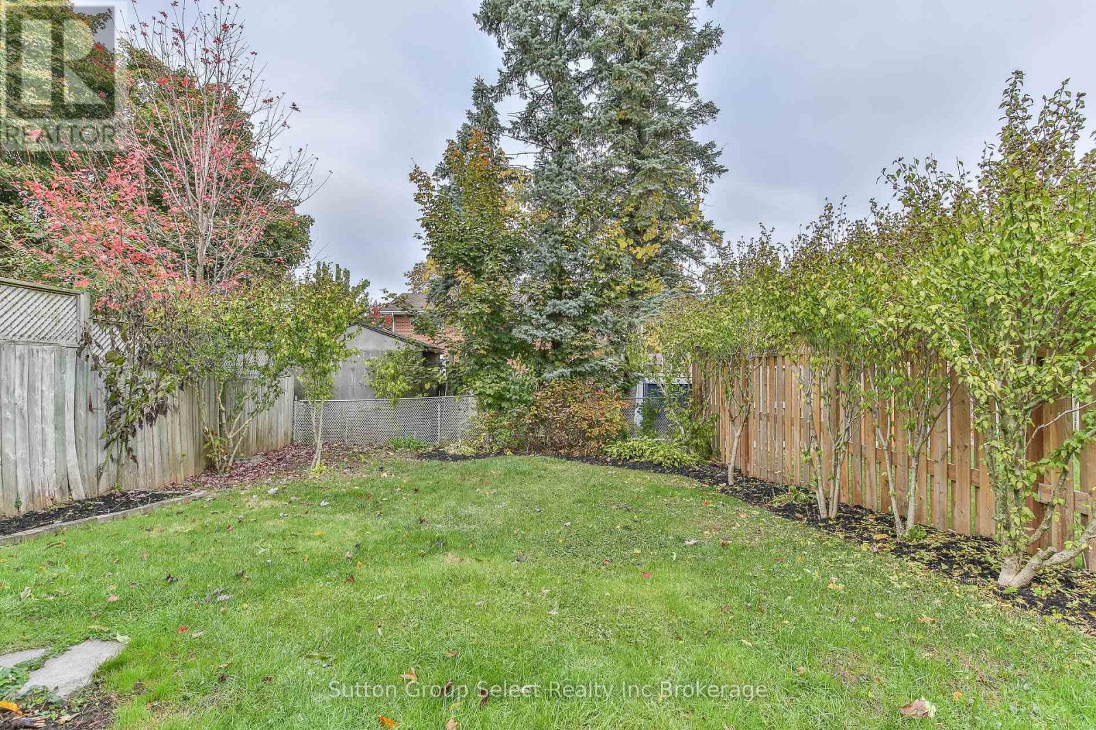 1009 A Nesbitt Crescent, Woodstock, Ontario  N4S 7N9 - Photo 2 - X12490048