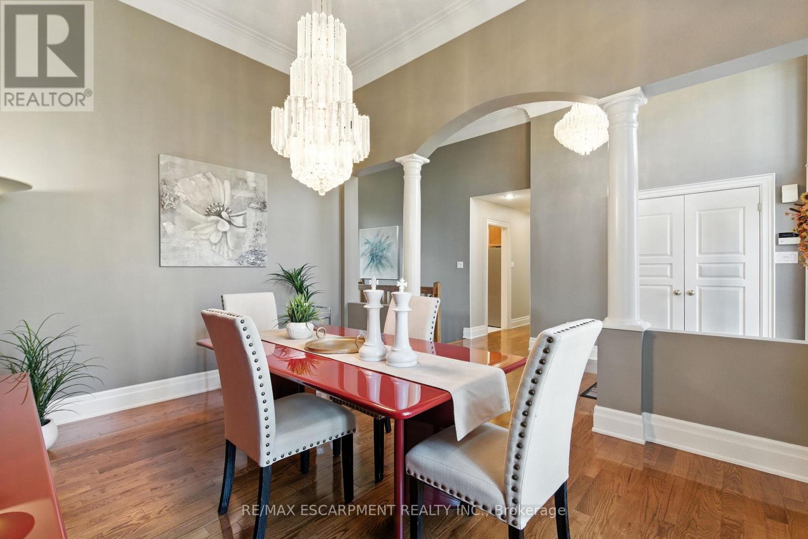 320 Fiddler's Green Road, Hamilton, Ontario  L9G 1X1 - Photo 8 - X12443373