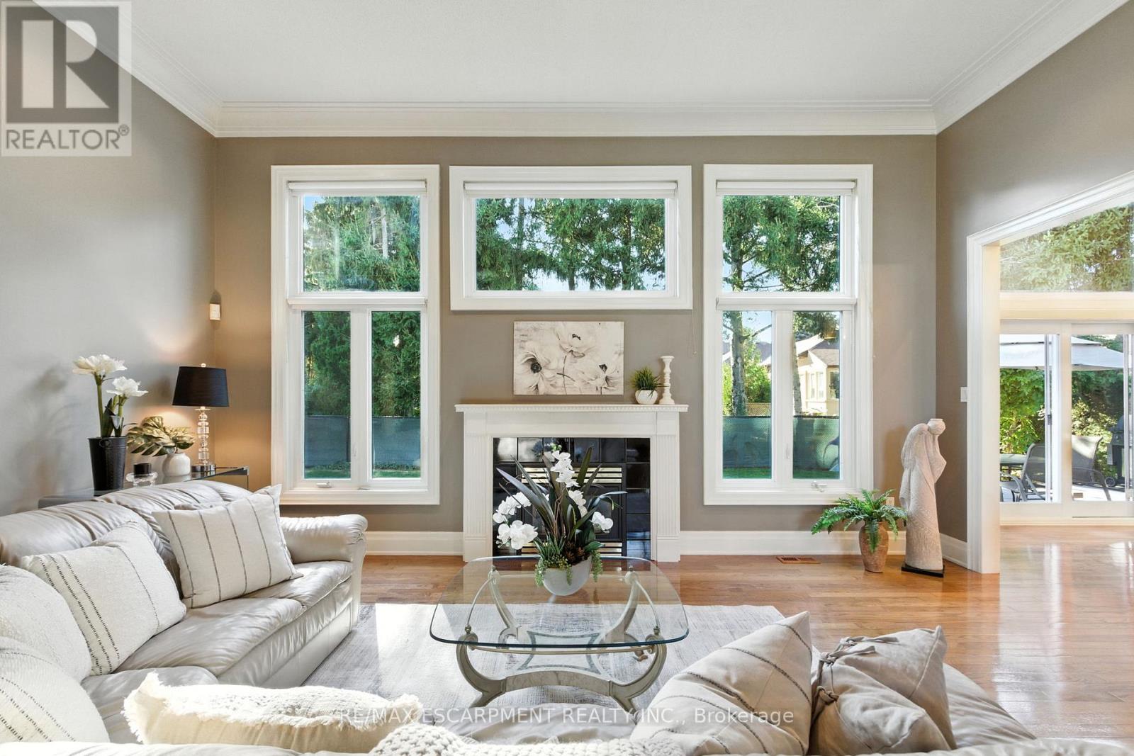 320 Fiddler's Green Road, Hamilton, Ontario  L9G 1X1 - Photo 13 - X12443373