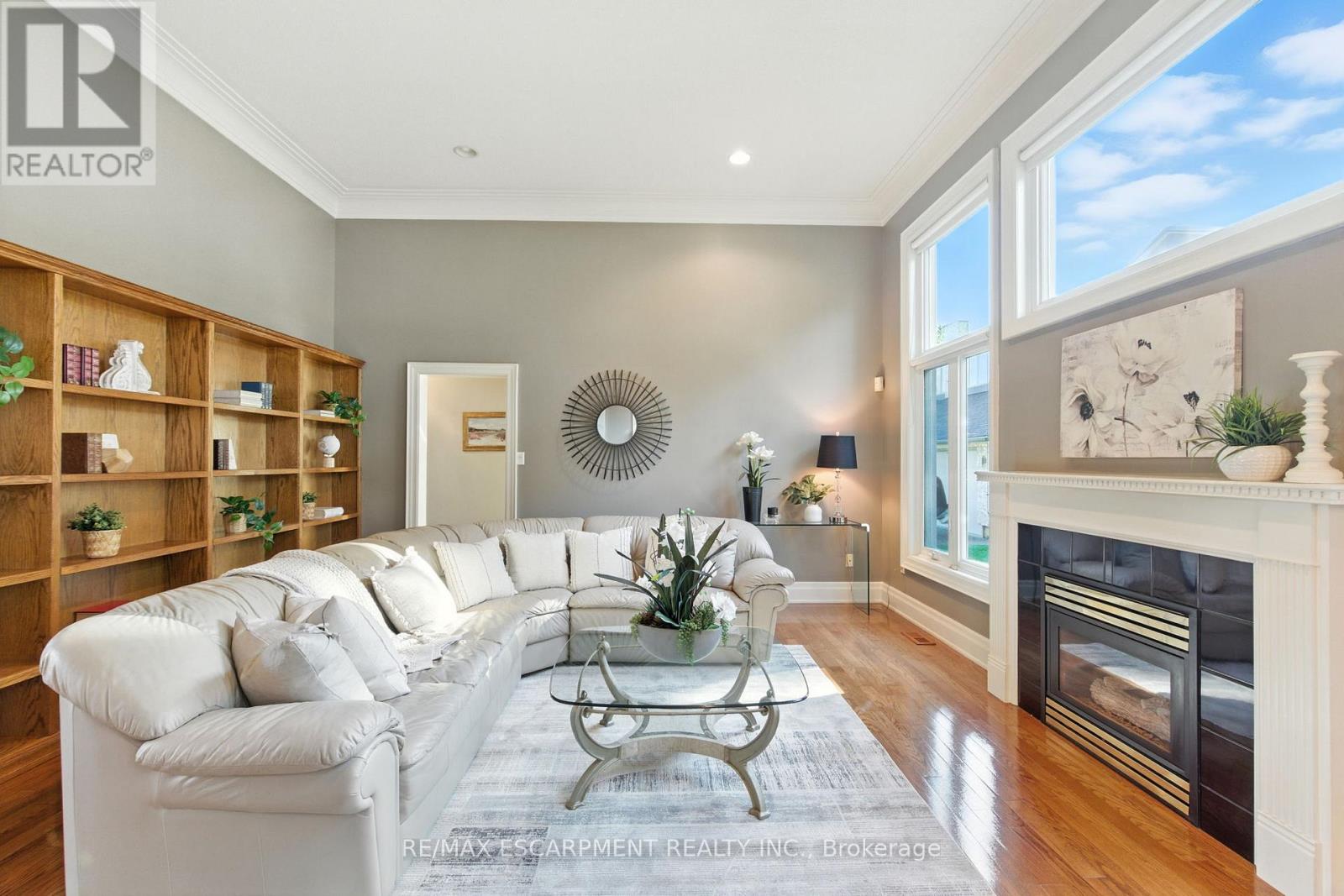 320 Fiddler's Green Road, Hamilton, Ontario  L9G 1X1 - Photo 10 - X12443373