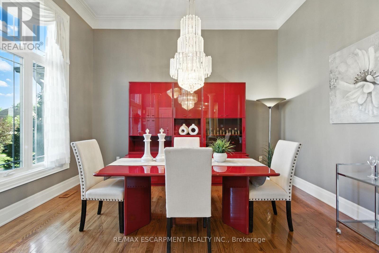 320 Fiddler's Green Road, Hamilton, Ontario  L9G 1X1 - Photo 7 - X12443373