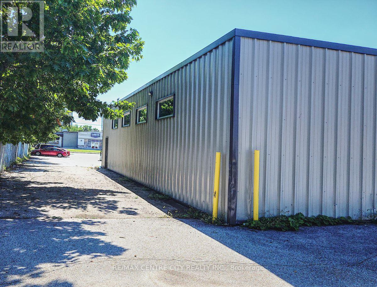 284 Adelaide Street S, London South (South I), Ontario  N5Z 3L1 - Photo 10 - X12490524