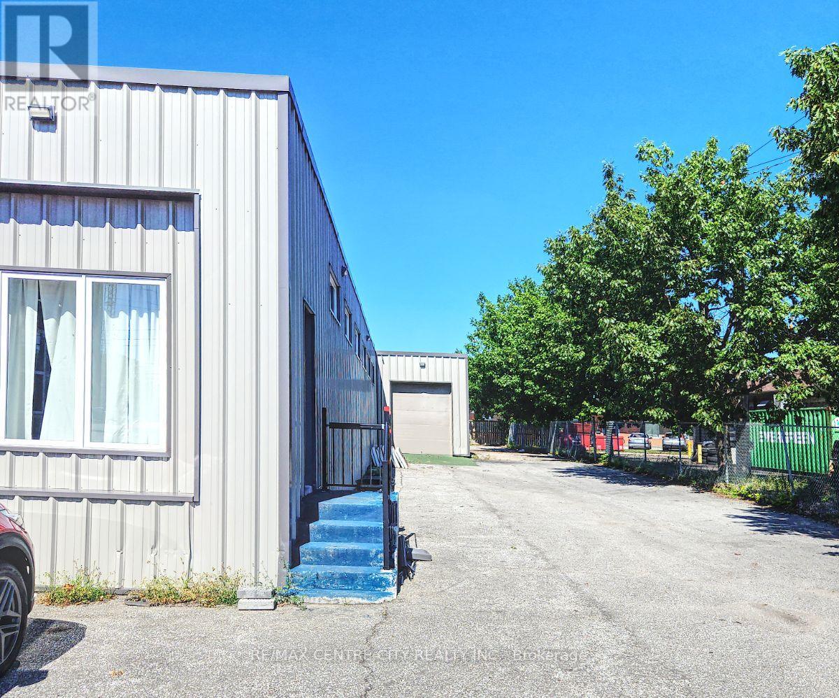 284 Adelaide Street S, London South (South I), Ontario  N5Z 3L1 - Photo 11 - X12490524