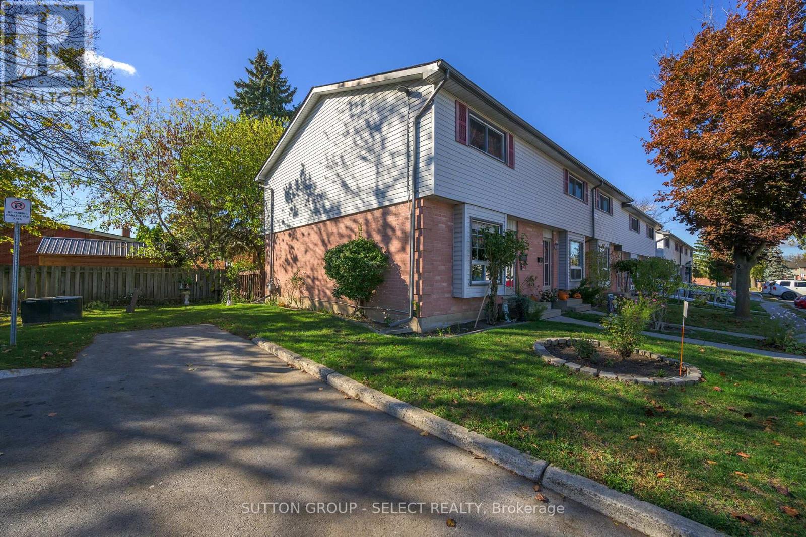 10 - 1215 Cheapside Street, London East (East C), Ontario  N5Y 5J9 - Photo 2 - X12490690