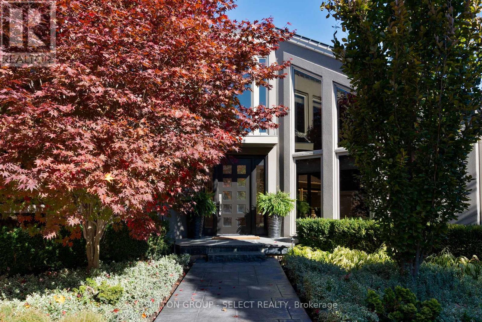 1 Shavian Court, London North (North A), Ontario  N6G 3G9 - Photo 2 - X12490774