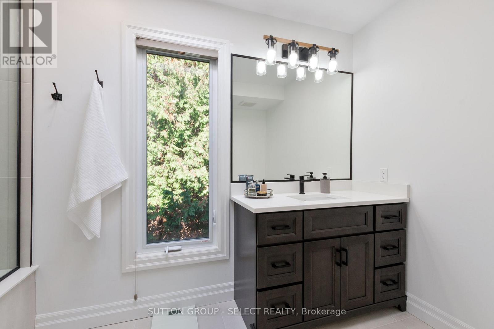 1 Shavian Court, London North (North A), Ontario  N6G 3G9 - Photo 21 - X12490774