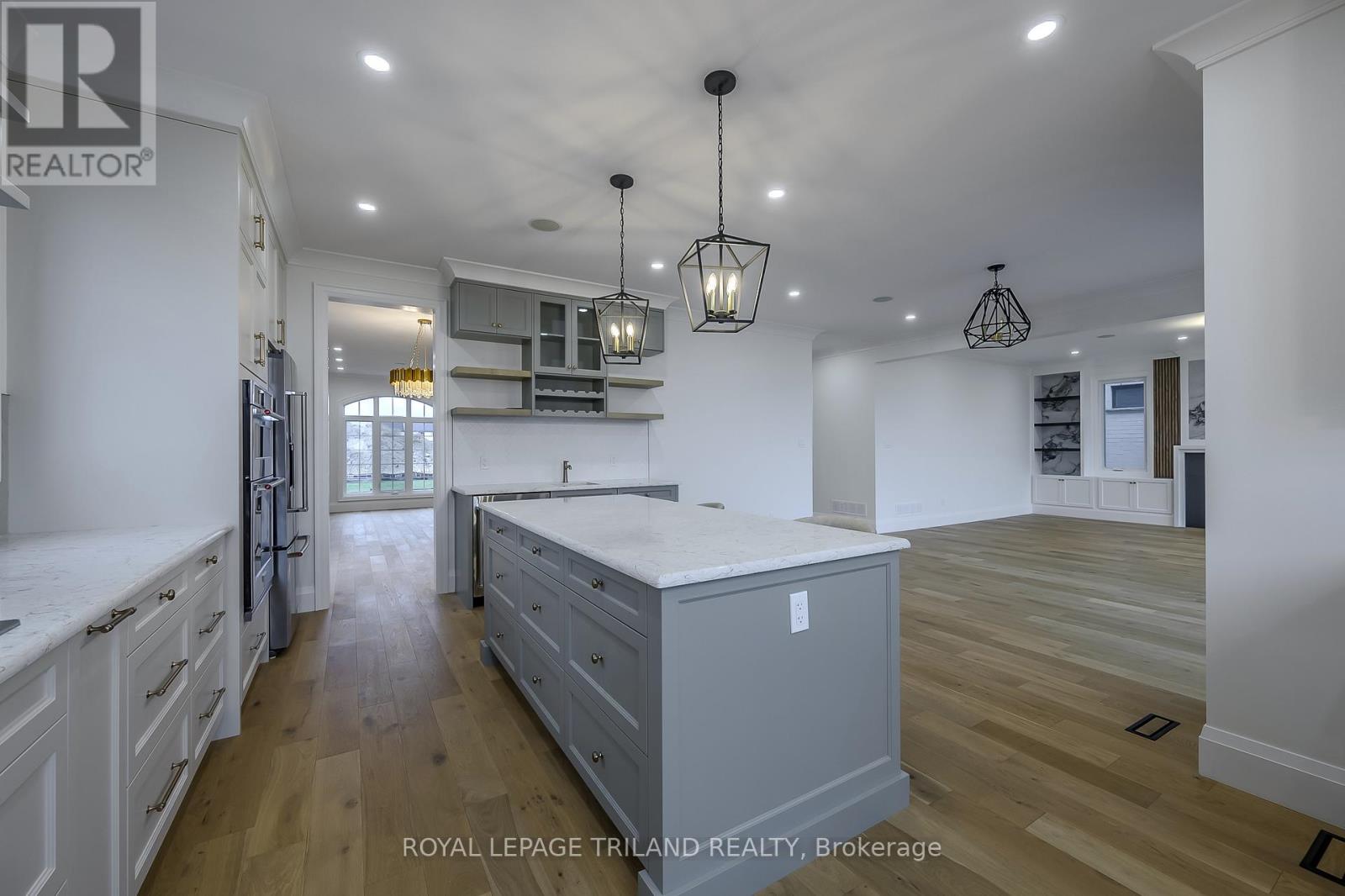 4038 Ayrshire Avenue, London South (South V), Ontario  N6P 0H7 - Photo 13 - X12490848