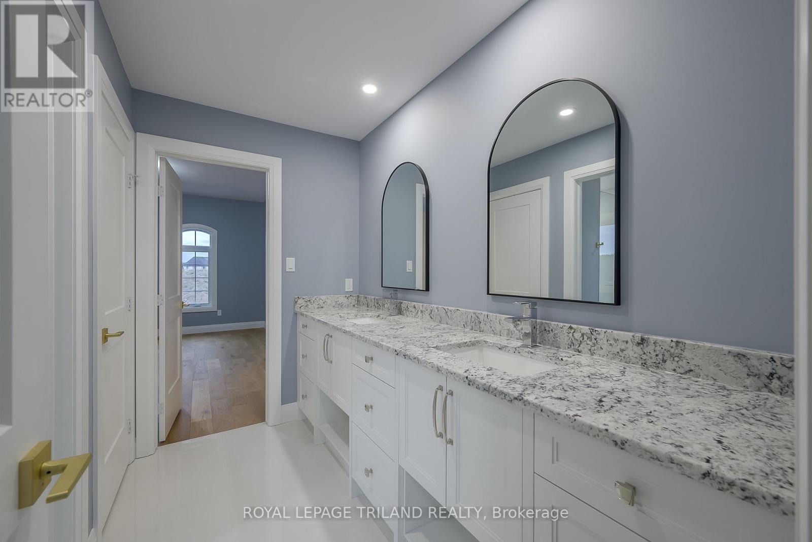 4038 Ayrshire Avenue, London South (South V), Ontario  N6P 0H7 - Photo 24 - X12490848