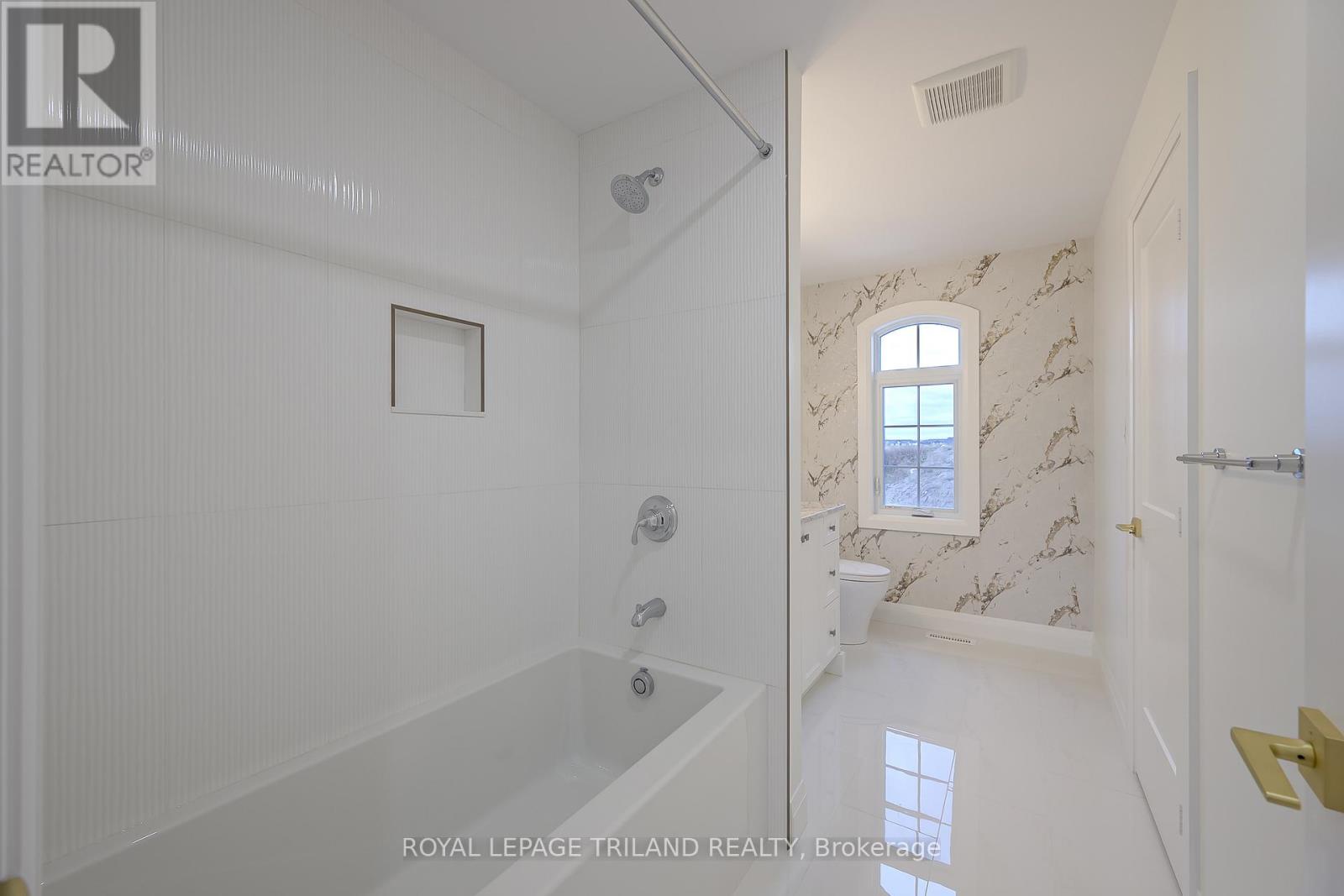 4038 Ayrshire Avenue, London South (South V), Ontario  N6P 0H7 - Photo 27 - X12490848