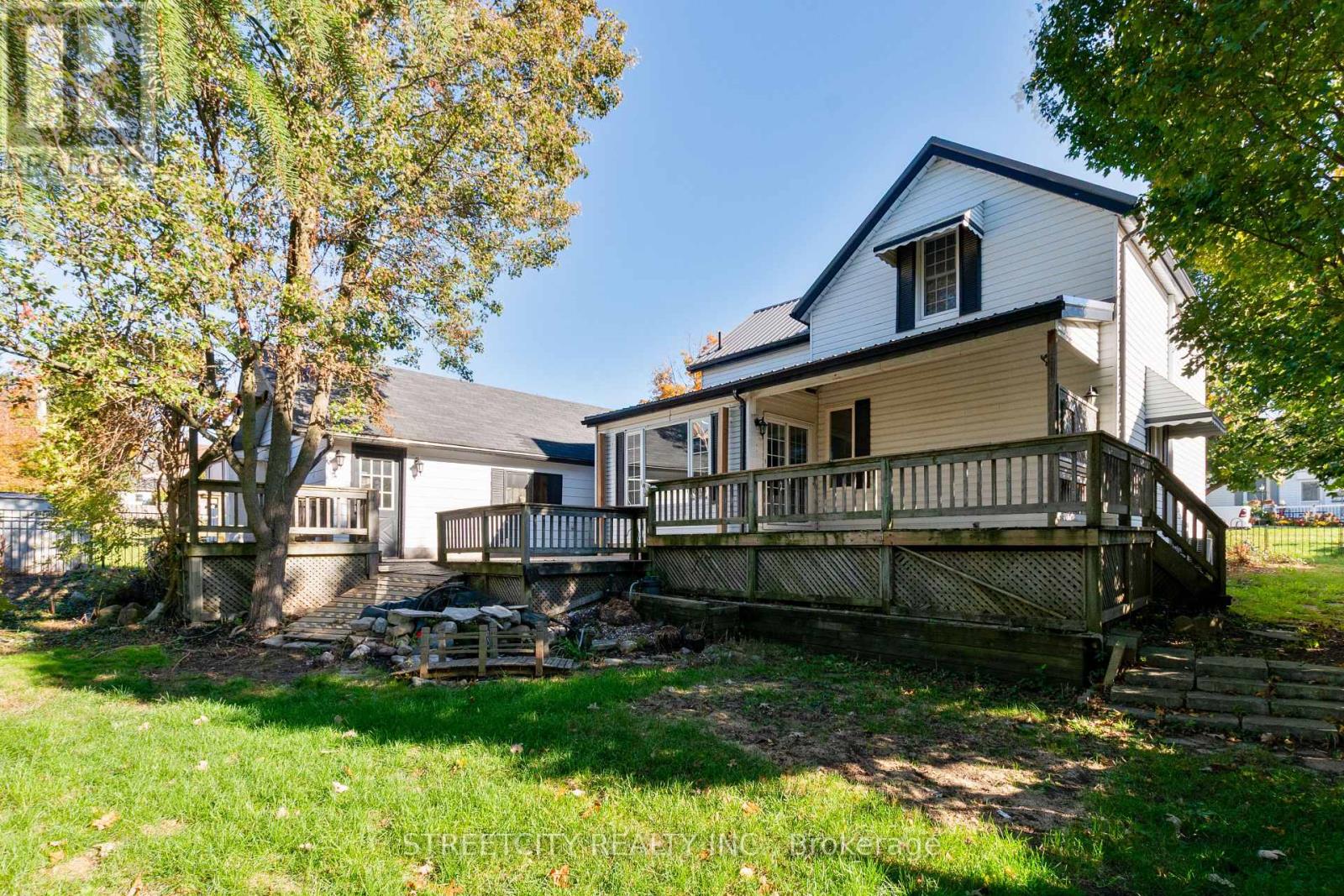 58 Norwich Avenue, Woodstock (Woodstock - South), Ontario  N4S 3V2 - Photo 40 - X12490856