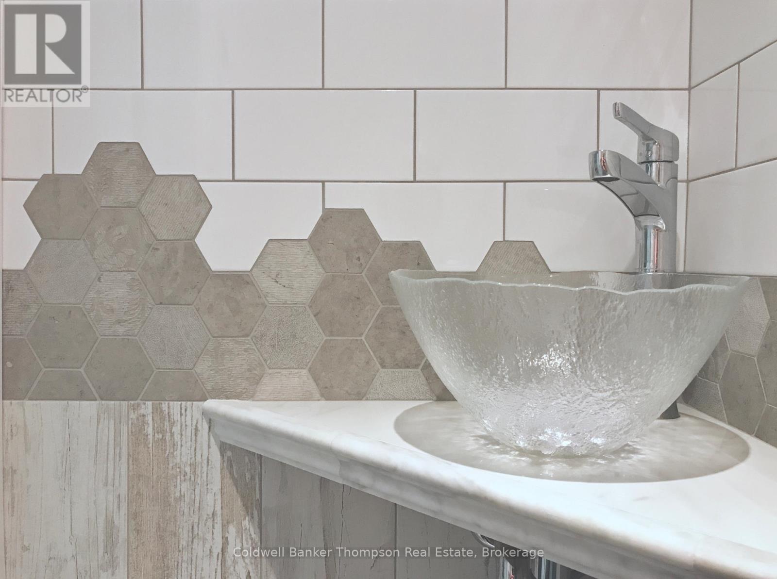 112 Lindgren Road W, Huntsville, Ontario P1H 1Y2 - Photo 19 - X12465961