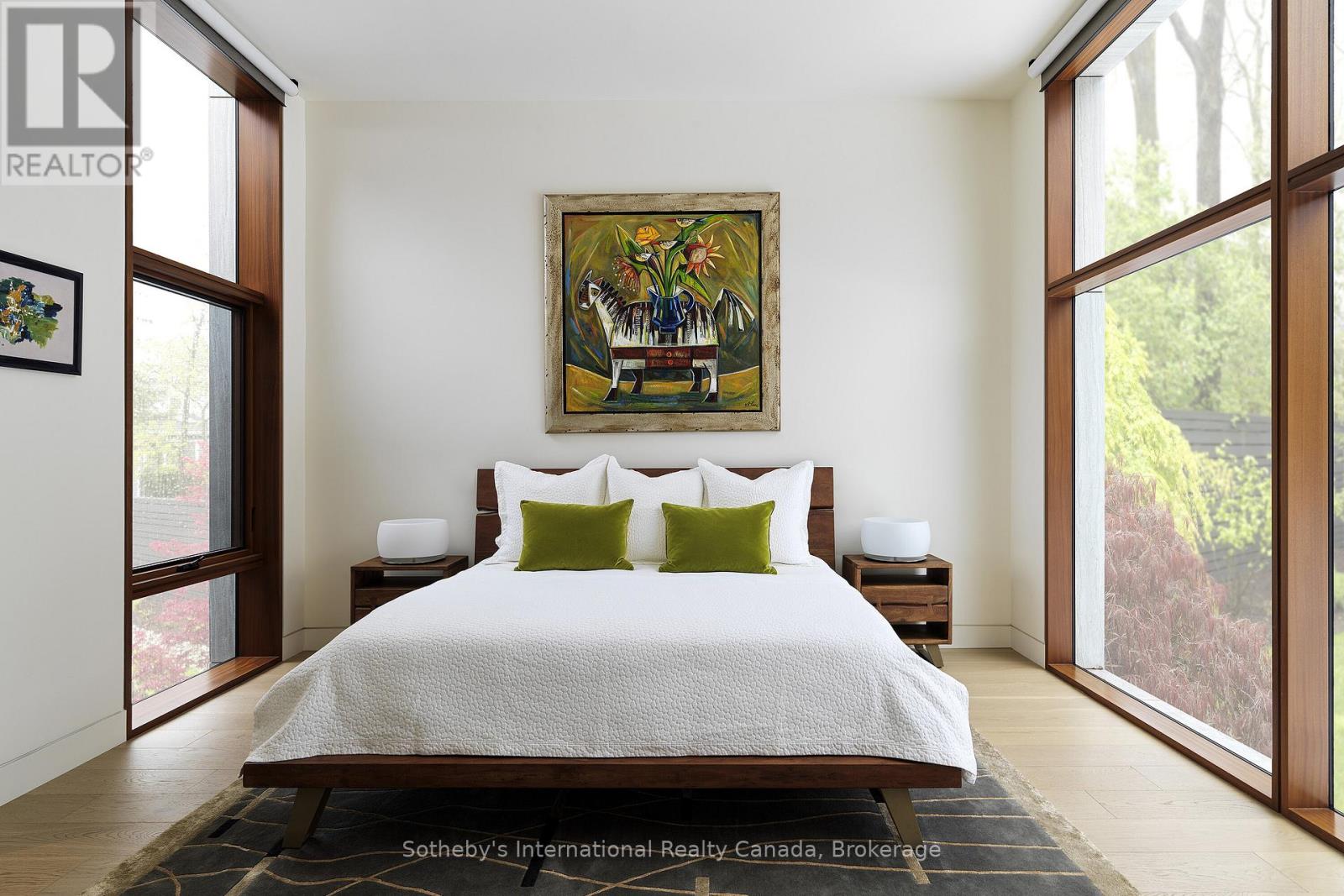 116 Chartwell Road, Oakville (Oo Old Oakville), Ontario  L6J 3Z6 - Photo 11 - W12490592