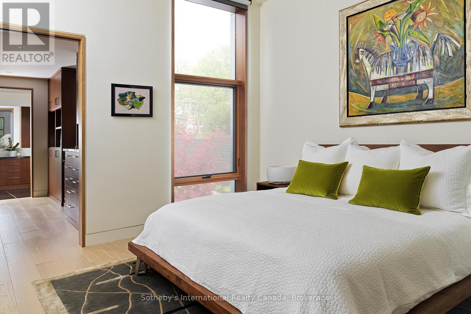 116 Chartwell Road, Oakville (Oo Old Oakville), Ontario  L6J 3Z6 - Photo 12 - W12490592