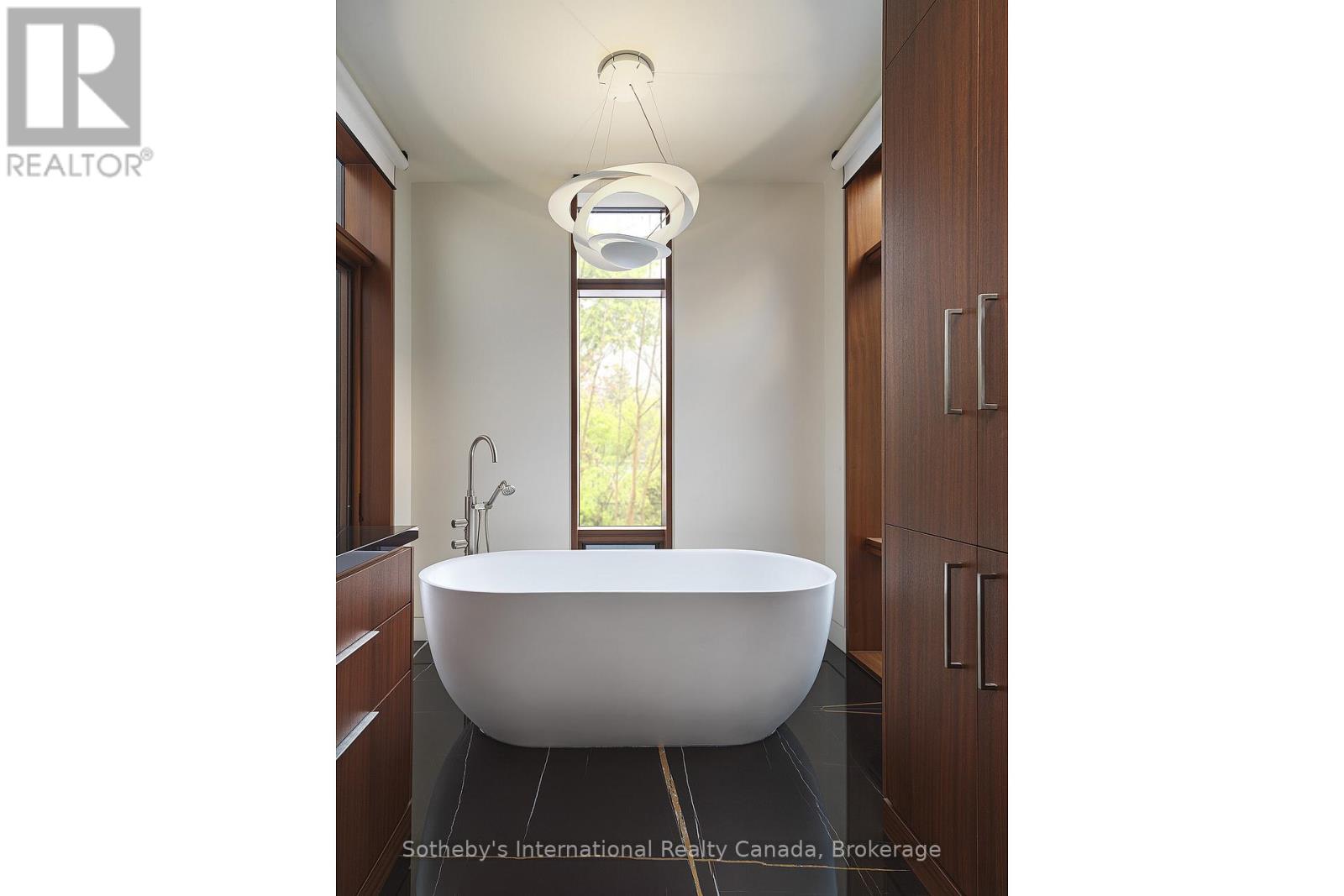 116 Chartwell Road, Oakville (Oo Old Oakville), Ontario  L6J 3Z6 - Photo 15 - W12490592