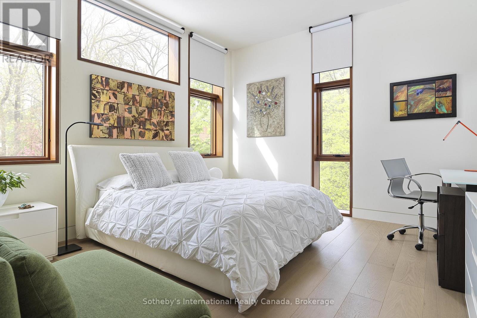 116 Chartwell Road, Oakville (Oo Old Oakville), Ontario  L6J 3Z6 - Photo 19 - W12490592