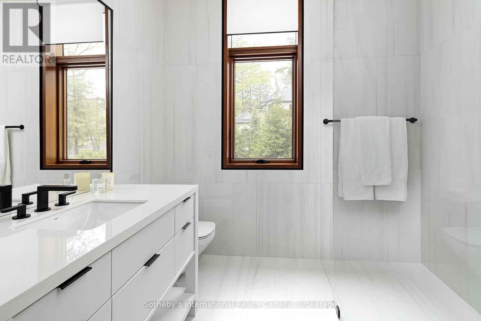 116 Chartwell Road, Oakville (Oo Old Oakville), Ontario  L6J 3Z6 - Photo 20 - W12490592