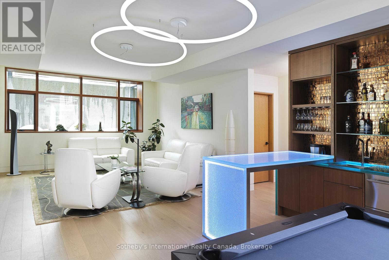 116 Chartwell Road, Oakville (Oo Old Oakville), Ontario  L6J 3Z6 - Photo 22 - W12490592