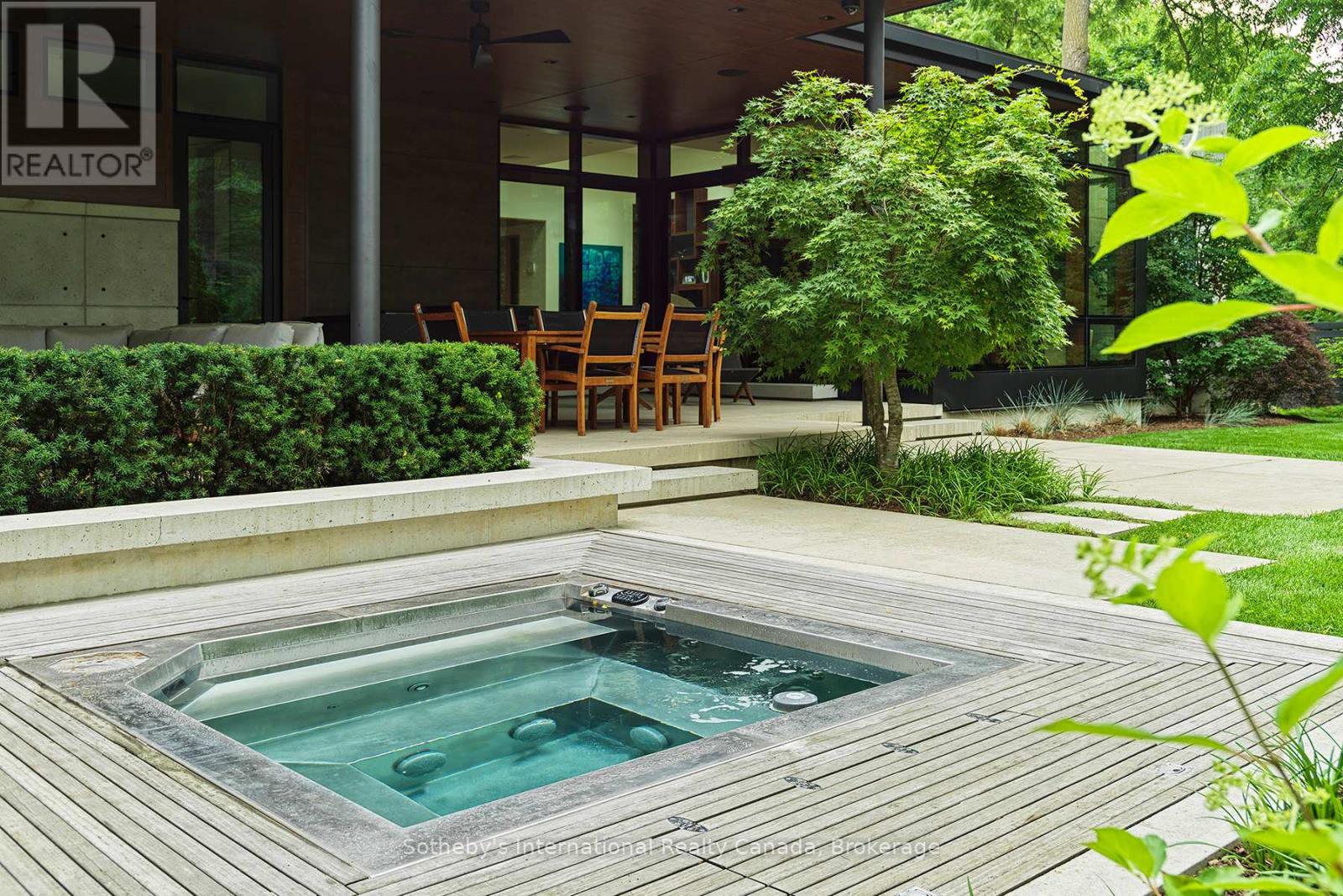 116 Chartwell Road, Oakville (Oo Old Oakville), Ontario  L6J 3Z6 - Photo 30 - W12490592