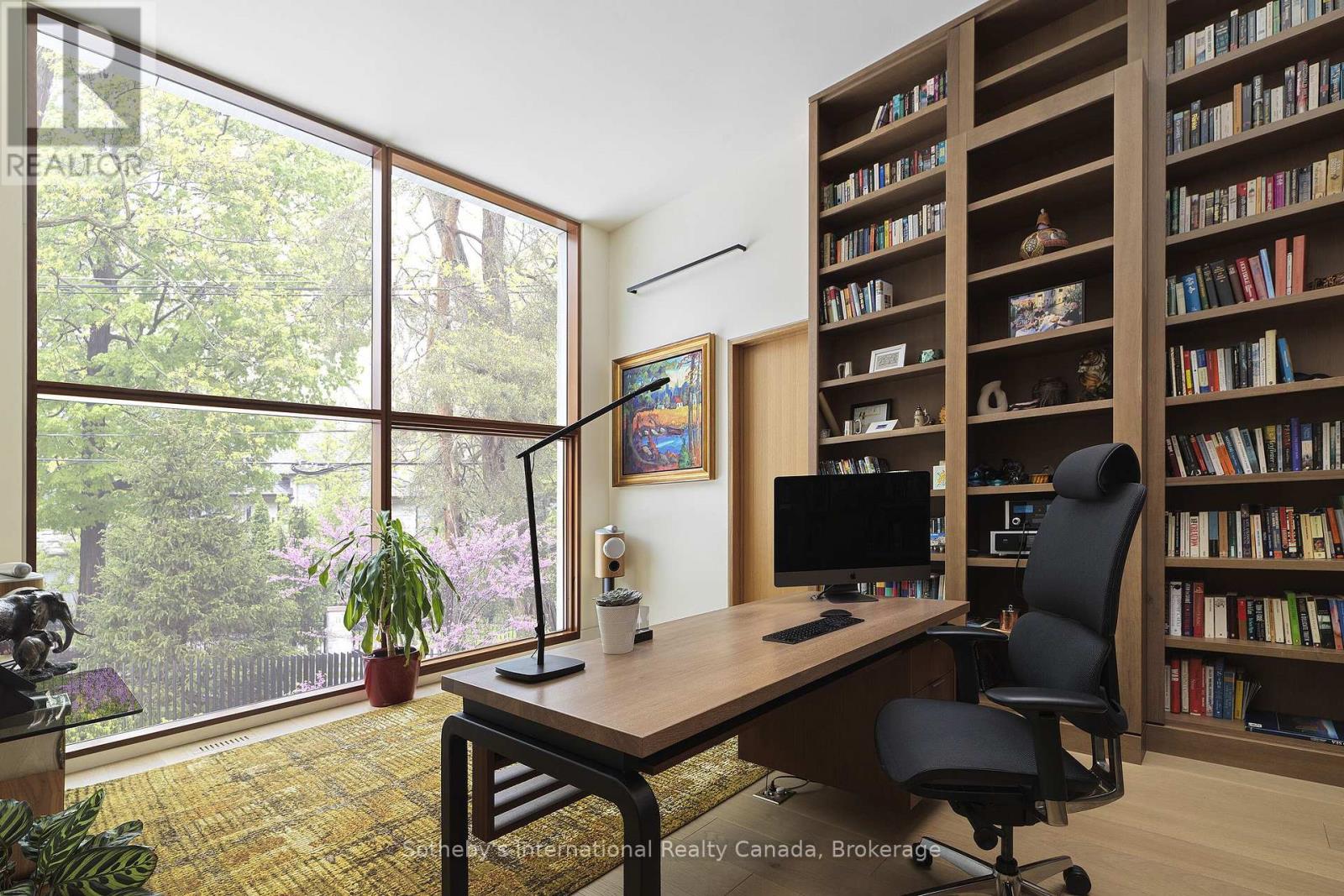 116 Chartwell Road, Oakville (Oo Old Oakville), Ontario  L6J 3Z6 - Photo 4 - W12490592