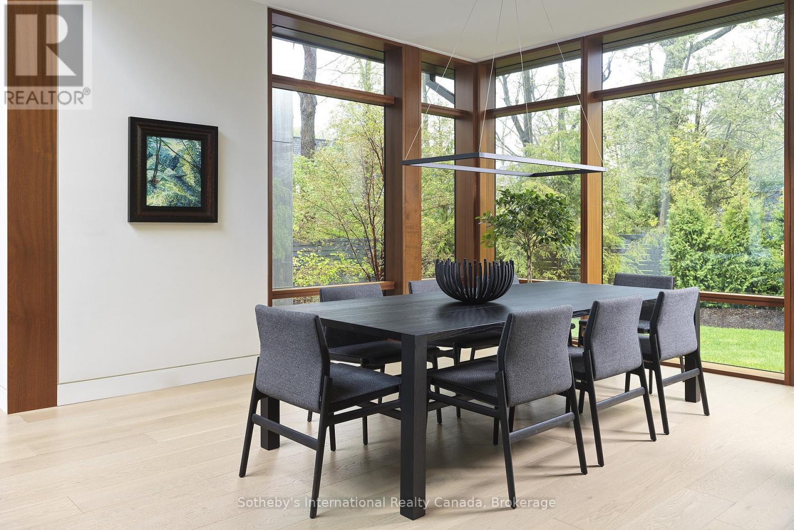 116 Chartwell Road, Oakville (Oo Old Oakville), Ontario  L6J 3Z6 - Photo 8 - W12490592