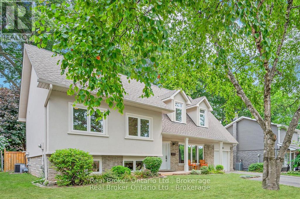 285 Surrey Drive, Oakville, Ontario  L6L 3T6 - Photo 3 - W12490602