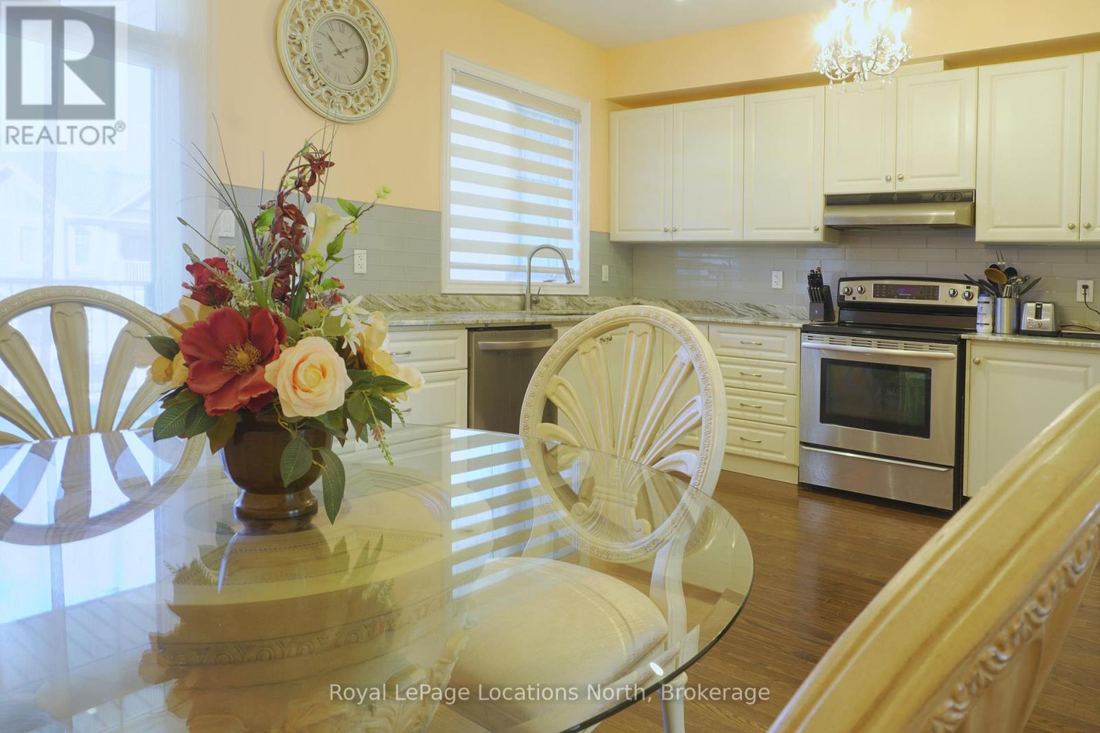 11 Wally Drive, Wasaga Beach, Ontario  L9Z 0E4 - Photo 10 - S12437483