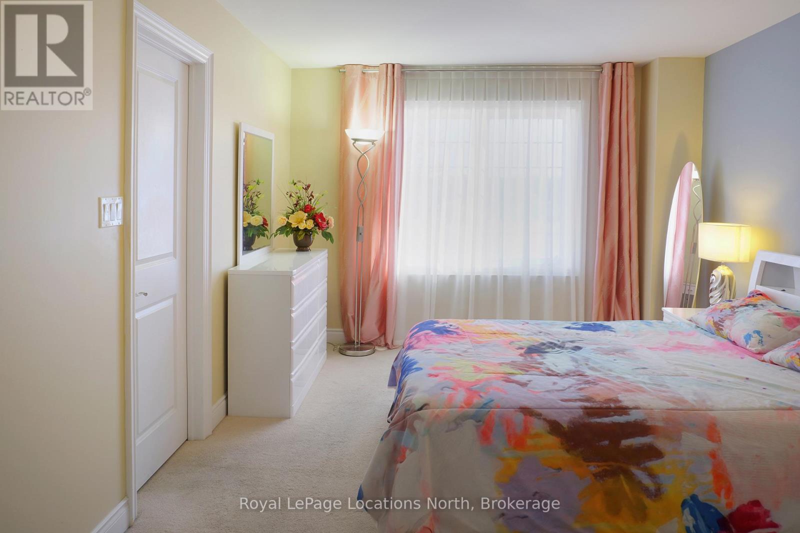 11 Wally Drive, Wasaga Beach, Ontario  L9Z 0E4 - Photo 12 - S12437483