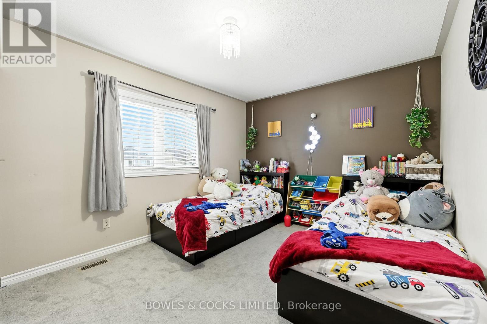 210 Farrier Crescent, Peterborough, Ontario K9L 0A6 - Photo 21 - X12489970