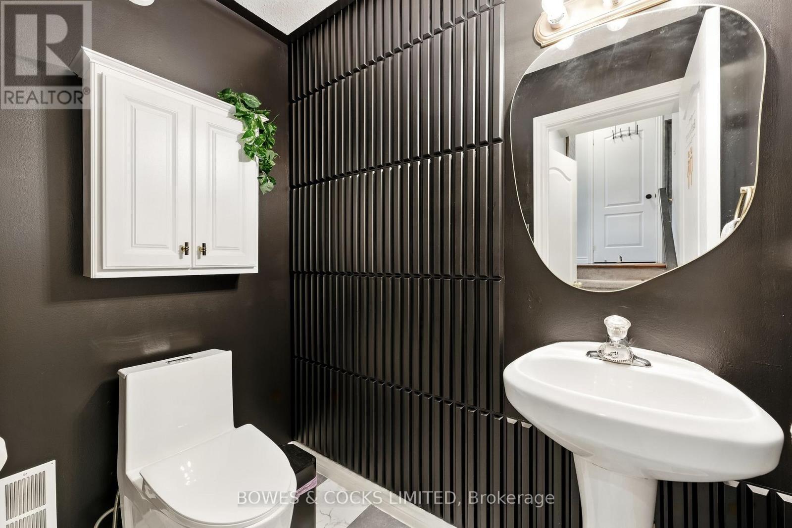 210 Farrier Crescent, Peterborough, Ontario K9L 0A6 - Photo 29 - X12489970