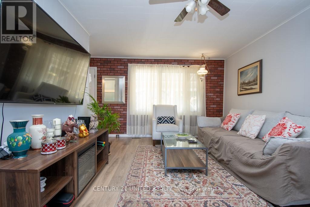 131 Homewood Avenue, Trent Hills, Ontario K0L 1Y0 - Photo 12 - X12490064