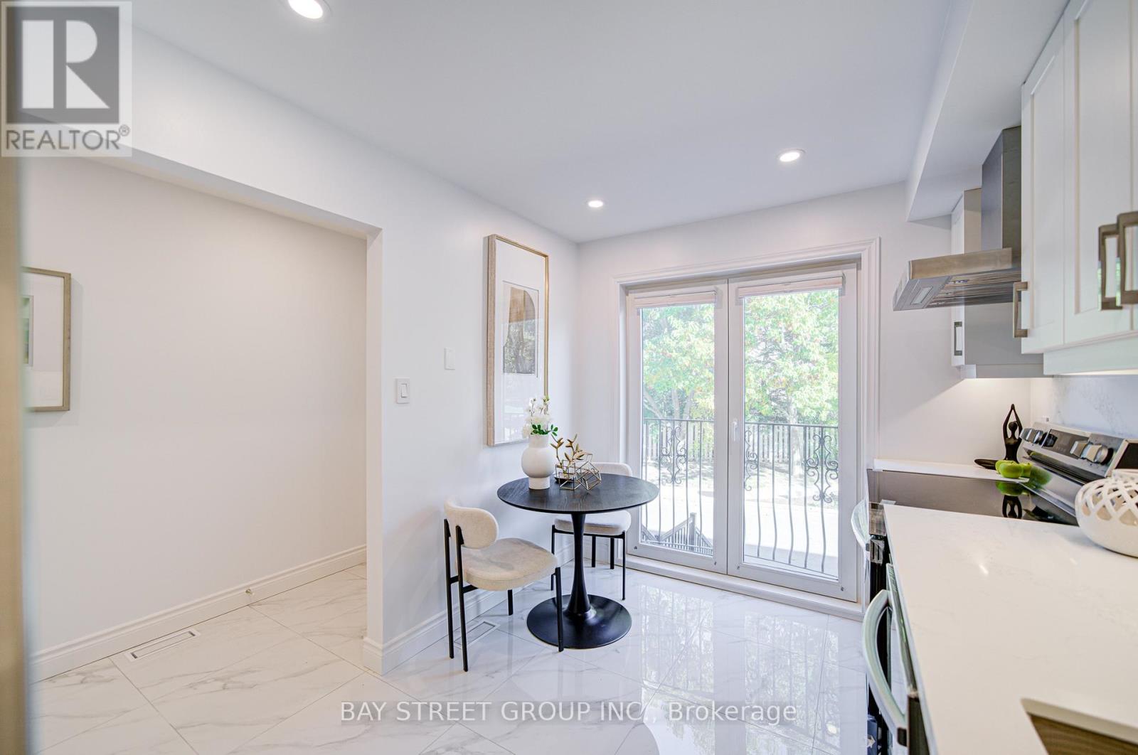 3 - 33 Birchbank Lane, Toronto (Banbury-Don Mills), Ontario  M3B 2Y2 - Photo 7 - C12490268