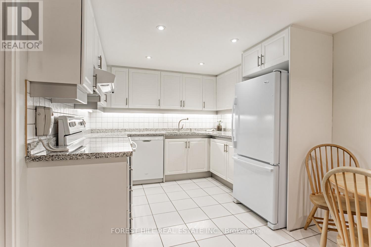 307 - 18 Lower Village Gate, Toronto, Ontario  M5P 3M1 - Photo 9 - C12490276