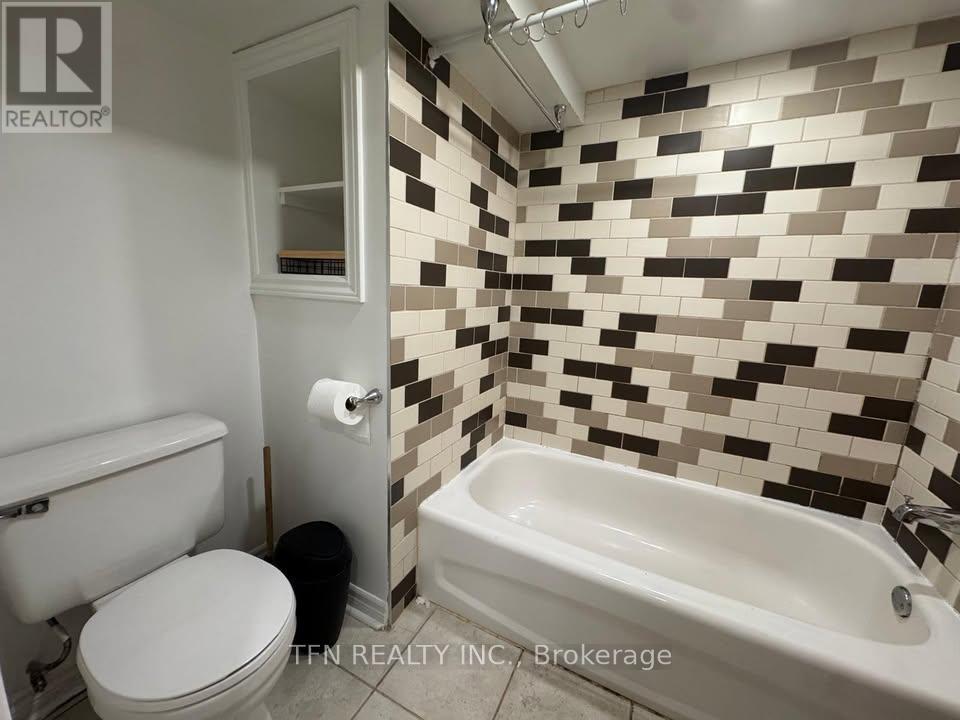 Lower - 926 Avenue Road, Toronto, Ontario  M5P 2K6 - Photo 10 - C12490298