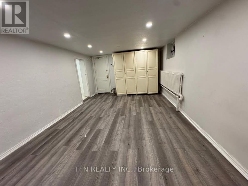 Lower - 926 Avenue Road, Toronto, Ontario  M5P 2K6 - Photo 6 - C12490298