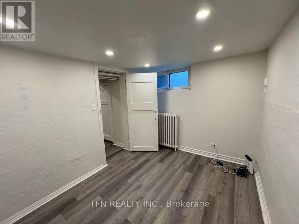 Lower - 926 Avenue Road, Toronto, Ontario  M5P 2K6 - Photo 8 - C12490298