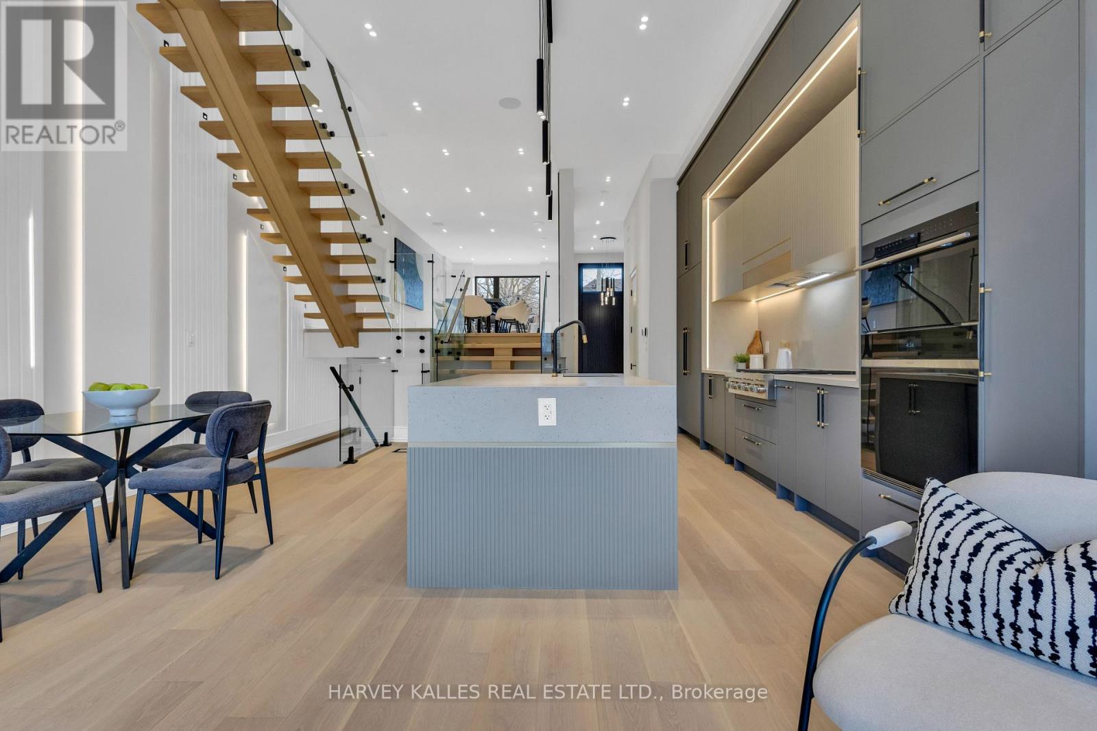 116 Briar Hill Avenue, Toronto, Ontario  M4R 1H9 - Photo 10 - C12490362